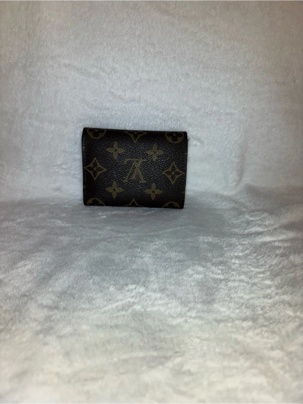 Louis Vuitton compact louis